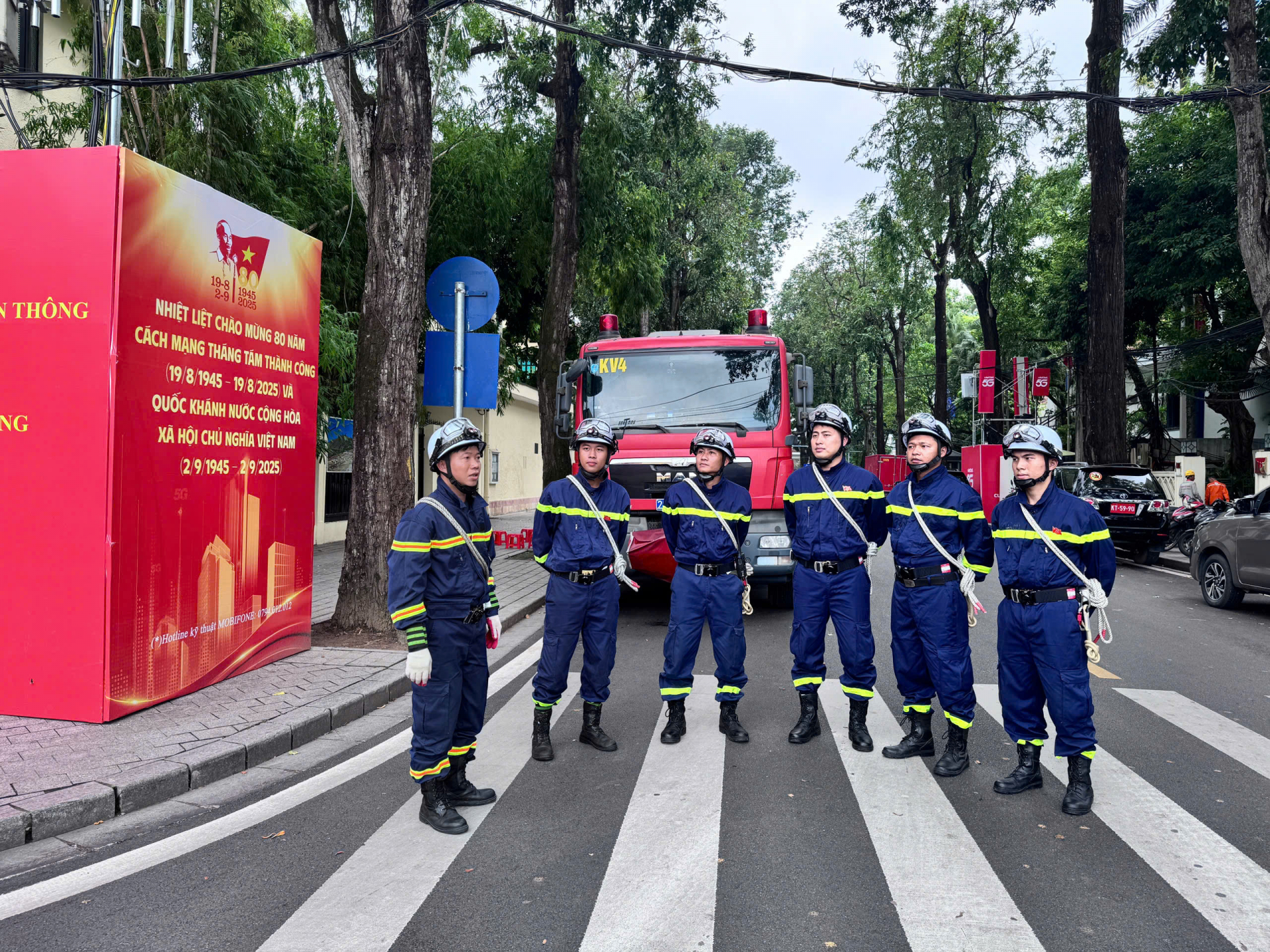 Cảnh sát PCCC Thủ đô sẵn sàng trước “giờ G” - Để chuẩn bị cho Lễ kỷ niệm 80 năm Cách mạng Tháng Tám và Quốc khánh 2.9 (sự kiện A80), sự kiện chính trị, lịch sử đặc biệt quan trọng của đất nước, công tác phòng cháy, chữa cháy và cứu nạn, cứu hộ (PCCC&CNCH)